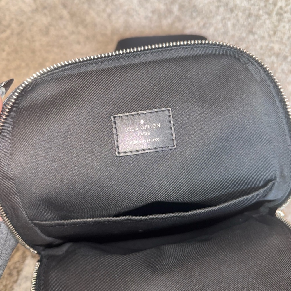 Men’s Louis Vuitton Damier Sling Bag - Picture 8 of 12